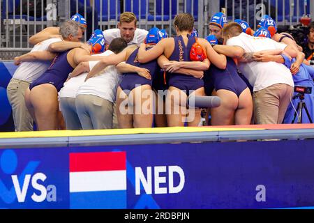 Fukuoka, Giappone. 20 luglio 2023. FUKUOKA, GIAPPONE - 20 LUGLIO: Teamhug Paesi Bassi durante il World Aquatics Championships 2023 Women's Match tra Israele e Paesi Bassi il 20 luglio 2023 a Fukuoka, Giappone (foto di Albert Ten Hove/Orange Pictures) credito: Orange Pics BV/Alamy Live News Foto Stock