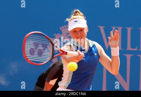 Bene, bello. 20 luglio 2023. BELLA, FRANCIA, 19. Luglio 2023; la Svizzera Céline Naef gioca un anticipo nella sua partita singola contro Clara Tauson della Danimarca, al torneo Nice Hopman Cup, Nizza, Francia, 19 luglio 2023 - foto e copyright Thierry CARPICO/ATP Images (CARPICO Thierry/ATP/SPP) credito: SPP Sport Press Photo. /Alamy Live News Foto Stock