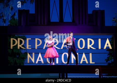 Città del Messico, Messico. 19 luglio 2023. Benny Ibarra e Maria Leon si esibiscono durante la prima ufficiale del musical "Grease" al Cultural Center Theater 1. Il 19 luglio 2023 a città del Messico, Messico. (Immagine di credito: © Julian Lopez/eyepix via ZUMA Press Wire) SOLO USO EDITORIALE! Non per USO commerciale! Foto Stock