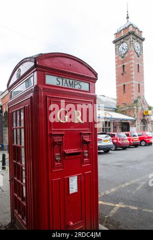 La stazione della metropolitana di Whitely Bay è una cassetta postale rossa Foto Stock