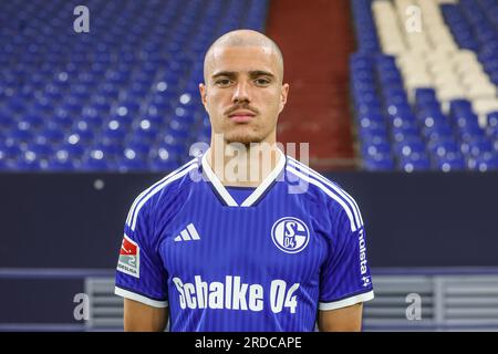 Gelsenkirchen, Germania. 20 luglio 2023. Foto del team FC Schalke 04, Blendi Idrizi di Schalke credito: Tim Rehbein/dpa/Alamy Live News Foto Stock