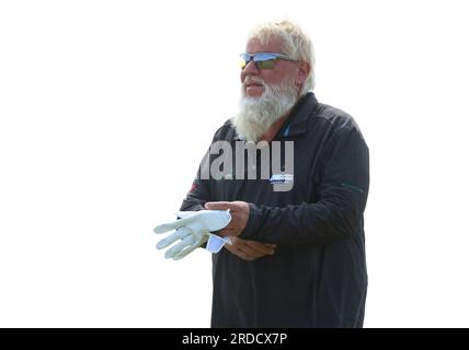 Hoylake, Regno Unito. 20 luglio 2023. L'americano John Daly nella seconda buca il primo giorno al 151° Open Championship al Royal Liverpool Golf Club di Hoylake, Inghilterra, giovedì 20 luglio 2023. Foto di Hugo Philpott/UPI credito: UPI/Alamy Live News Foto Stock