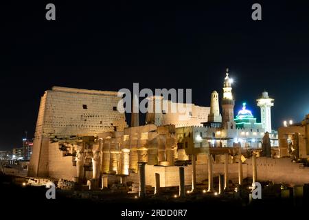 Tempio di Luxor di notte, Egitto Foto Stock