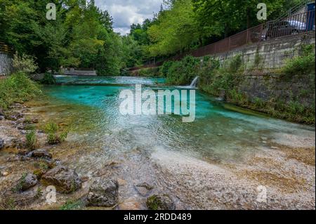 Le sorgenti del fiume Verde rappresentano uno dei più grandi tesori di Fara San Martino. Sono acque limpide e cristalline che nascono su Mo Foto Stock