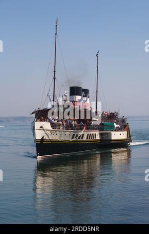 Piroscafo a pale Waverley che arriva a Porthcawl Foto Stock