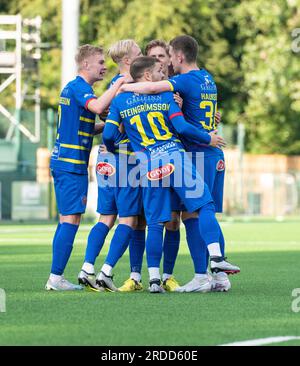 Park Hall, Oswestry, Shropshire, Inghilterra, 20 luglio 2023. KA Akureyri celebra il gol di Daníel Hafsteinsson durante il Quay Nomads Football Club V Knattspyrnufélag Akureyrar/ KA Akureyri nella prima fase di qualificazione della UEFA Europa Conference League 2023/2024, al Park Hall. (Immagine di credito: ©Cody Froggatt/Alamy Live News) Foto Stock