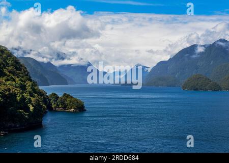 Dusky Sound, Tamatea, uno dei più complessi fiordi, Fiordland National Park, South Island, nuova Zelanda Foto Stock