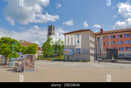 Panorama del centro di Bihac e di St Anthony's Church Tower Foto Stock