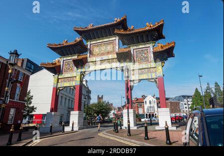 Chinese Arch nella Chinatown di Liverpool Foto Stock