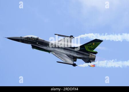 F-16AM della componente aerea belga si esibisce al Royal International Air Tattoo Fairford 2023 Foto Stock