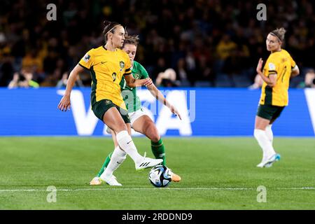 Sydney, Australia, 20 luglio 2023. Caitlin Foord of Australia controlla la palla durante la partita di calcio della Coppa del mondo femminile tra Australia Matildas e Irlanda allo Stadium Australia il 20 luglio 2023 a Sydney, Australia. Credito: Damian Briggs/Speed Media/Alamy Live News Foto Stock