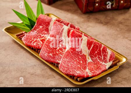 Manzo giapponese Kobe per barbecue，manzo giapponese Wagyu per yakiniku di alta qualità，fetta di manzo giapponese，manzo giapponese marmorizzato utilizzato per sukiyaki e shabu, Kobe Foto Stock