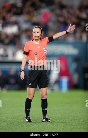 Auckland, nuova Zelanda. 20 luglio 2023. Yoshimi YAMASHITA (JPN) calcio/calcio : l'arbitro giapponese Yoshimi YAMASHITA gestures durante la FIFA Womens World Cup Australia & New Zealand 2023 Group match tra nuova Zelanda e Norvegia all'Eden Park di Auckland, nuova Zelanda . Credito: AFLO/Alamy Live News Foto Stock