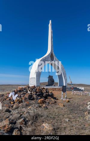 Monumento mongolo nella steppa del Kazakistan orientale Foto Stock