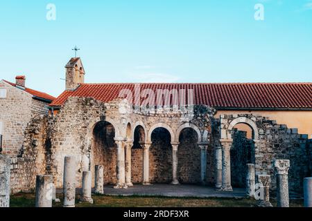 Rovine del monastero di San Giovanni nella città di Rab in Croazia. Foto Stock