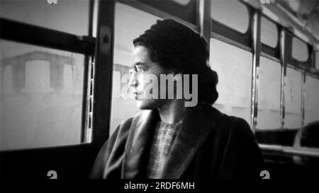ROSA PARCHEGGIA NELLA VITA RIBELLE DELLA SIGNORA. ROSA PARKS (2022), diretto da YORUBA RICHEN e JOHANNA HAMILTON. Credito: Peacock Productions / album Foto Stock