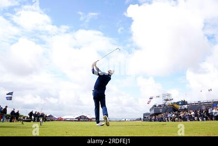 Il canadese Nick Taylor tira fuori il terzo giorno dell'Open al Royal Liverpool, Wirral. Data immagine: Venerdì 21 luglio 2023. Foto Stock