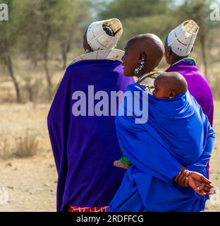 FOTOGRAFIA DI UN VILLAGGIO MAASAI VICINO A KARATU IN TANZANIA, SCATTATA NELL'AGOSTO 2022 Foto Stock