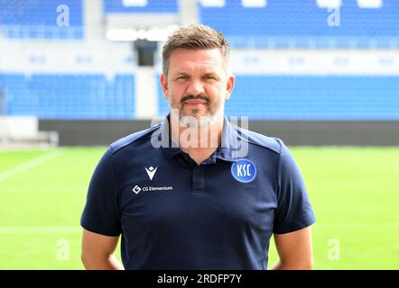 Karlsruhe, Germania. 21 luglio 2023. Servizio fotografico - Karlsruher SC, 2nd Bundesliga, presso BBBank Wildpark. Il co-allenatore Zlatan Bajramovic. Crediti: Uli Deck/dpa/Alamy Live News Foto Stock