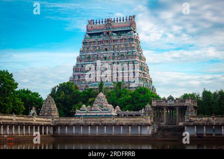 Il tempio Thillai Nataraja, noto anche come tempio Chidambaram Nataraja, è un tempio indù dedicato a Nataraja, la forma di Shiva come il signore di d Foto Stock