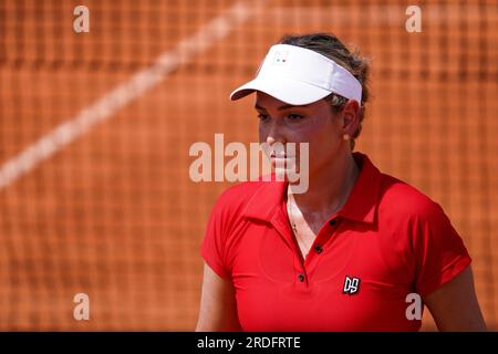 Nizza, Francia 20/07/2023, donna Vekic della squadra croata contro Elise Mertens della squadra belga durante la Hopman Cup 2023, ITF World Mixed Team Championships il 20 luglio 2023 al Nice Lawn Tennis Club di Nizza, in Francia Foto Stock