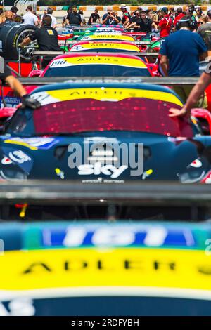 Estoril, Portogallo. 15 luglio 2023. Griglia di partenza della Ferrari 488 EVO a Estoril Cicuit durante il Ferrari Challenge 2023 (Jose Salgueiro/SPP) credito: SPP Sport Press Photo. /Alamy Live News Foto Stock