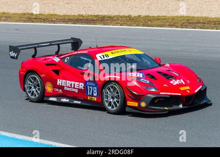 Estoril, Portogallo. 15 luglio 2023. Ferrari 488 EVO #178 guidata da Axel Sartingen ha vinto il Ferrari Challenge 2023 sul circuito di Estoril (Jose Salgueiro/SPP) credito: SPP Sport Press Photo. /Alamy Live News Foto Stock