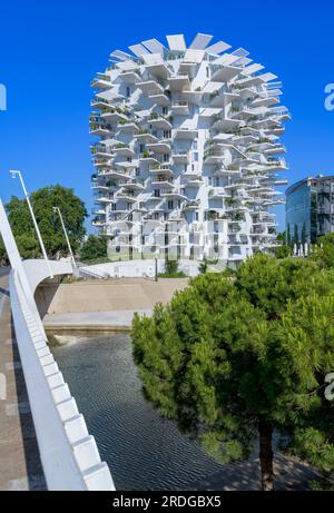 L'Arbre Blanc - White Tree - a Montpellier. Modellato su un albero, l'edificio curvo a 17 piani contiene 113 appartamenti con balconi a sbalzo. Foto Stock