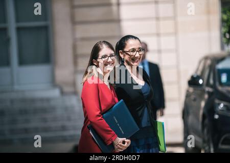 Parigi, Francia. 1 giugno 2023. Recentemente nominato Ministro per le solidarietà e le famiglie Aurore Berge e recentemente nominato Junior Ministro francese per le persone con disabilità Fadila Khattabi dopo il Consiglio dei Ministri presso il Palazzo dell'Eliseo. Francia. Parigi, 21 luglio 2023.foto di Jeremy Paoloni/ABACAPRESS.COM Credit: Abaca Press/Alamy Live News Foto Stock