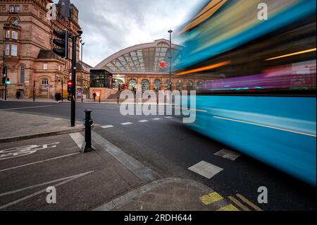 Liverpool Lime Street è una stazione ferroviaria capolinea e la stazione principale che serve il centro di Liverpool. Foto Stock