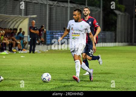 Olbia, Italia. 21 luglio 2023. Christian Arboleda di Olbia calcio durante Olbia vs Cagliari, amichevole partita di calcio ad Olbia, Italia, 21 luglio 2023 crediti: Agenzia fotografica indipendente/Alamy Live News Foto Stock