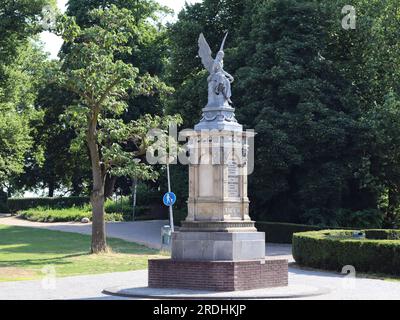 Spoorwegmonument (il Monumento ferroviario) è una scultura del XIX secolo nella città olandese di Nijmegen - Nimega, nei Paesi Bassi Foto Stock