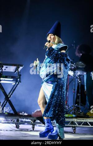 21 luglio 2023. Jodrell Bank, Cheshire, Regno Unito. Il cantautore irlandese Róisín Murphy si esibisce dal vivo e titola il Bluedot Festival 2023 sul Lovell Stage. Foto Stock