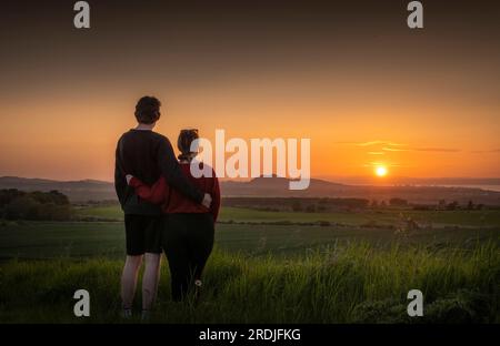 25 maggio 2023 Meteo, tramonto su Edimburgo, Scotland Fordel, Dalkeith, Midlothian, Scozia. Alla fine di una bella giornata estiva in Scozia, Foto Stock