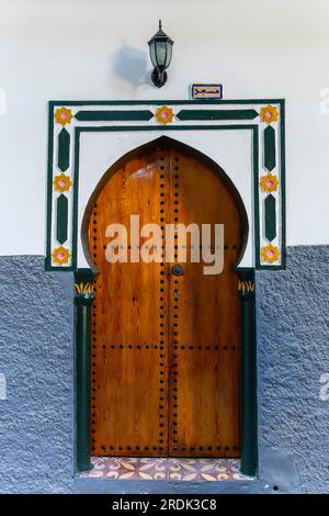 Porta in stile arabo orientale a Marshan, Marocco Foto Stock