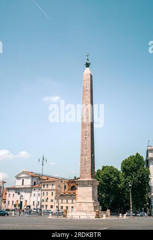 L'Obelisco Lateranense è il più grande obelisco egiziano del mondo. Piazza Giovanni Paolo II a Roma Foto Stock