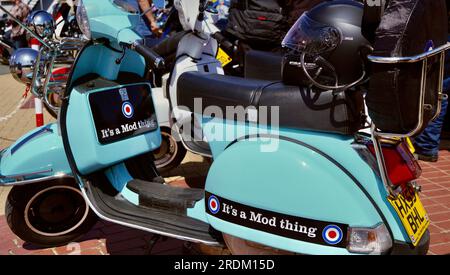 Primo piano di uno scooter mod d'epoca, immagine iconica degli anni '60 e '70 Foto Stock