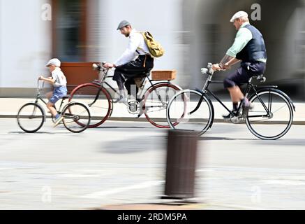 Velke Mezirici, Repubblica Ceca. 22 luglio 2023. Il sesto incontro annuale di biciclette storiche e velocipedi con un giro attraverso la valle di Balin fino alla regione di Velke Mezirici, Zdar nad Sazavou, Repubblica Ceca, 22 luglio 2023. Crediti: Lubos Pavlicek/CTK Photo/Alamy Live News Foto Stock