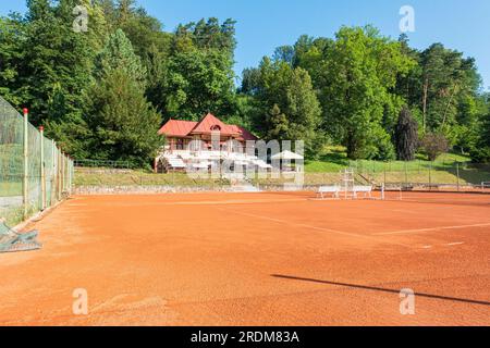 Tennis Club Pavilion, costruito nel 1924-1926, dall'architetto Josef Skrivanek, Luhacovice, regione Zlin, Repubblica Ceca, 15 luglio, 2023. (CTK Photo/Libor Sojka Foto Stock