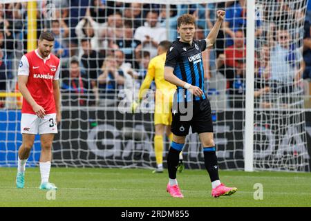 Barendrecht, Belgio. 22 luglio 2023. Andreas Skov Olsen festeggia dopo aver segnato punti durante una partita di calcio amichevole tra il belga Club Brugge KV e l'olandese AZ Alkmaar, sabato 22 luglio 2023 a Brugge, per prepararsi alla prossima stagione 2023-2024. BELGA PHOTO KURT DESPLENTER Credit: Belga News Agency/Alamy Live News Foto Stock