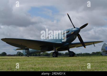 Vickers Supermarine Spitfire X1 PL983, L, Flying Legends 2023, Church Fenton, Leeds, Foto Stock