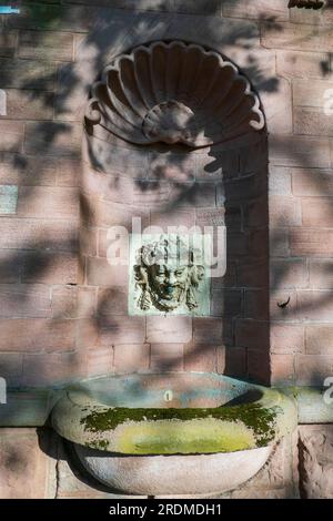 Neptun Brunnen am Städtisches Wasserwerk nel Baden-Baden Foto Stock