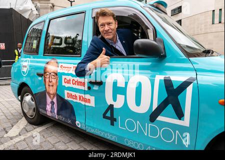 Londra, Regno Unito. 22 luglio 2023. Il Rally supera la BBC Broadcasting House contro l'espansione della ULEZ. Howard Cox si presenta al Real. Credito: Andrea Domeniconi/Alamy News Foto Stock