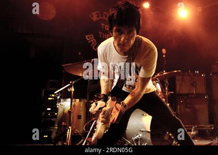 Johnny Marr (ex The Smiths) si esibisce con una mano rotta al Brudenell Social Club di Leeds il 24 marzo 2014 Foto Stock