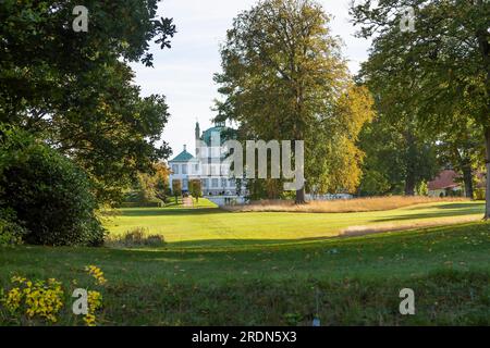 La costruzione del 'Castello di Fredensborg' fu iniziata nel 1719. Dopo la sua inaugurazione nel 1722, fu in seguito ampliato e ricostruito. Re Christian 9 e Qu Foto Stock