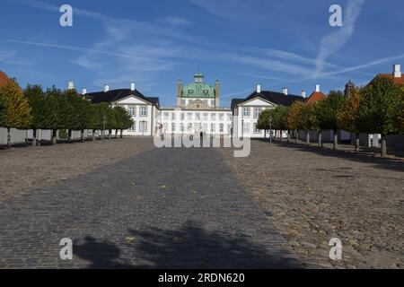 La costruzione del 'Castello di Fredensborg' fu iniziata nel 1719. Dopo la sua inaugurazione nel 1722, fu in seguito ampliato e ricostruito. Re Christian 9 e Qu Foto Stock