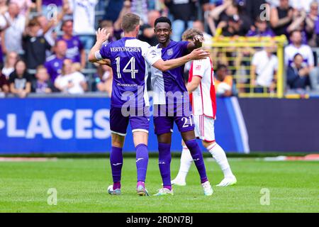 22-07-2023: Sport: Anderlecht contro Ajax ANDERLECHT, BELGIO - 22 LUGLIO: Amadou Diawara (RSC Anderlecht) e Jan Vertonghen (RSC Anderlecht) durante la ma Foto Stock