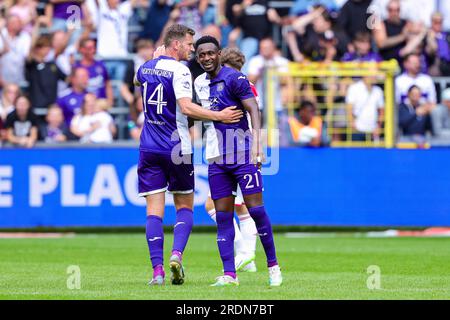 22-07-2023: Sport: Anderlecht contro Ajax ANDERLECHT, BELGIO - 22 LUGLIO: Amadou Diawara (RSC Anderlecht) e Jan Vertonghen (RSC Anderlecht) durante la ma Foto Stock
