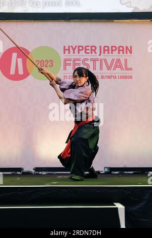 Londra, Regno Unito. 22 luglio 2023. 2° giorno di Hyper Japan London all'Hammersmith Olympia. Migliaia di partecipanti potranno assistere a mostre di Samurai e del leggendario coreografo di Kill Bill Tetsuro Shimaguchi, nonché a spettacoli di Cosplay, dimostrazioni di gioco, sushi, curry giapponese, degustazioni di sake, E tutorial origami mentre la celebrazione della cultura giapponese continua nel centro di Londra. © Simon King/ Alamy Live News Foto Stock