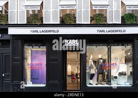 Parigi, Francia - 20 gennaio 2022: Negozio Karl Lagerfeld a Parigi, Francia. Foto Stock